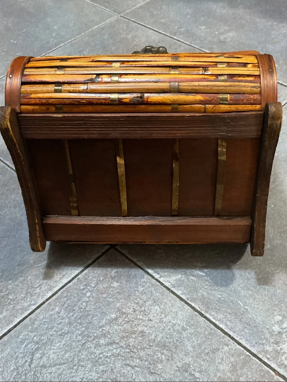 N/A charming brown